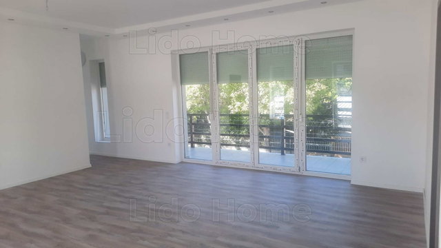 Eladó téglalakás, Siófokon 102 M Ft, 4 szobás