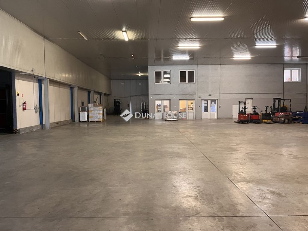 3500 m² · 1.600.000.000 Ft
