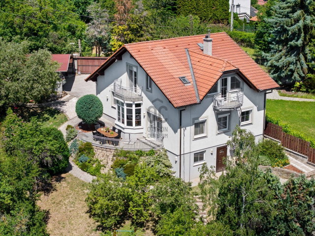 Eladó családi ház, Dunabogdányban 139.9 M Ft, 5 szobás