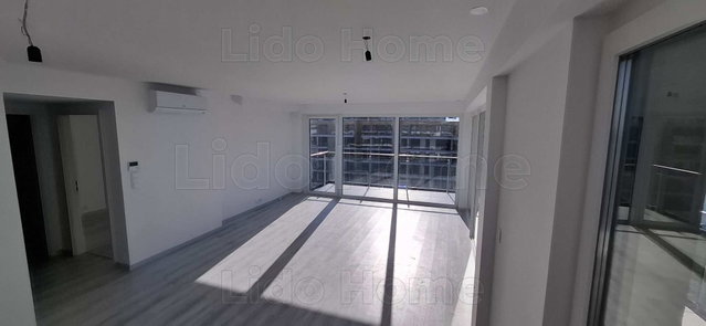 Eladó téglalakás, Siófokon 189.2 M Ft, 3 szobás