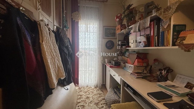 Eladó téglalakás, Szombathelyen 42 M Ft, 3 szobás