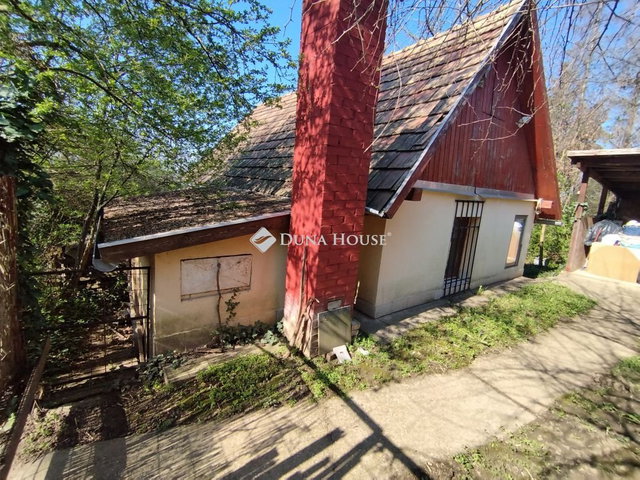Eladó nyaraló, Tatabányán, Kőhegy sétányon 24.999 M Ft