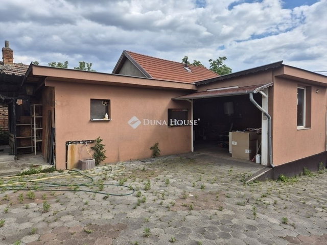 Eladó családi ház, Csömörön 144.5 M Ft, 4 szobás