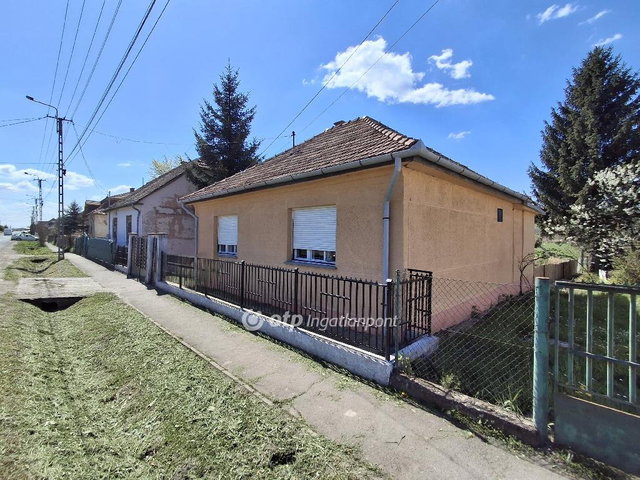 Eladó családi ház, Litkén 12.9 M Ft, 2+2 szobás