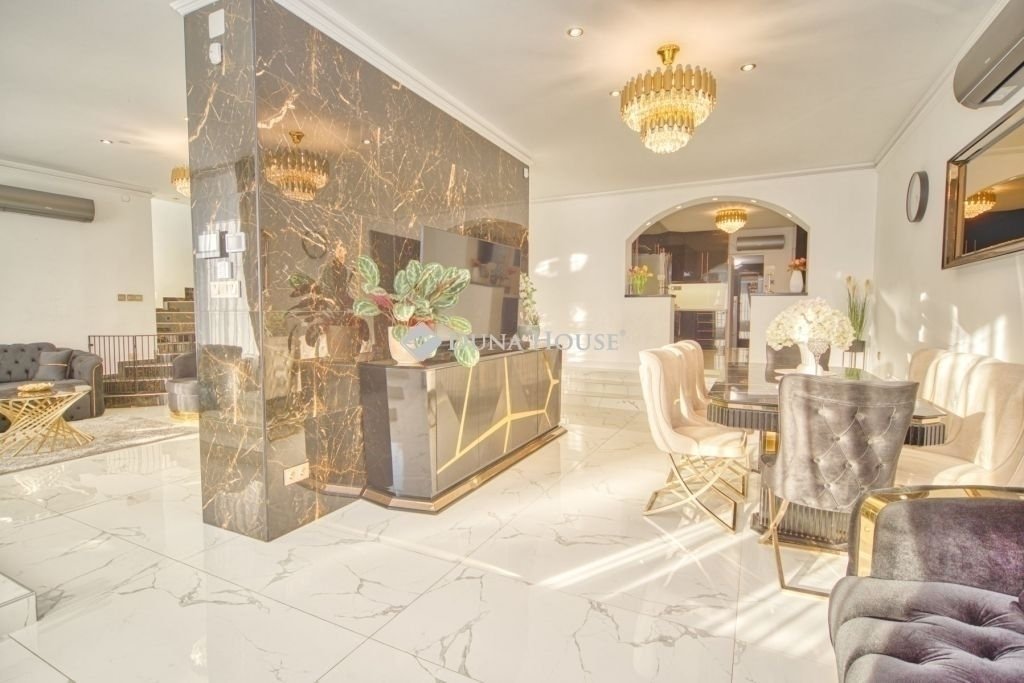 7 bed · 260m² · 299.000.000 ft