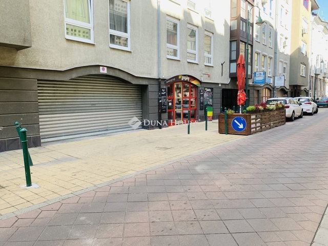 Eladó garázs, Budapesten, IX. kerületben, Páva utcában 9.5 M Ft