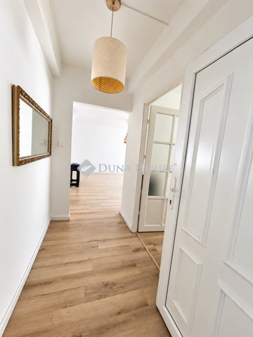 Eladó panellakás, Várpalotán, Felsőinkám utcában 57.9 M Ft