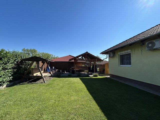 Eladó családi ház, Halásztelken 119.9 M Ft, 4 szobás