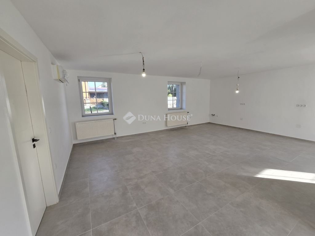 4 bed · 101m² · 74.600.000 ft