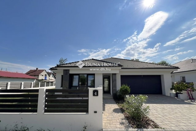 Eladó családi ház, Szigetszentmiklóson 149 M Ft, 4 szobás