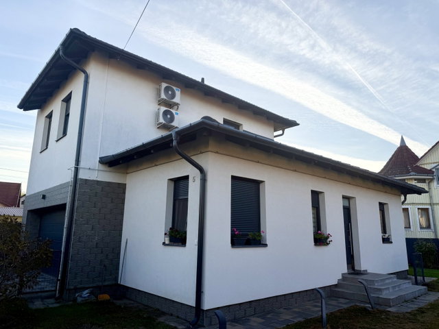 Eladó családi ház, Debrecenben 179 M Ft, 4 szobás