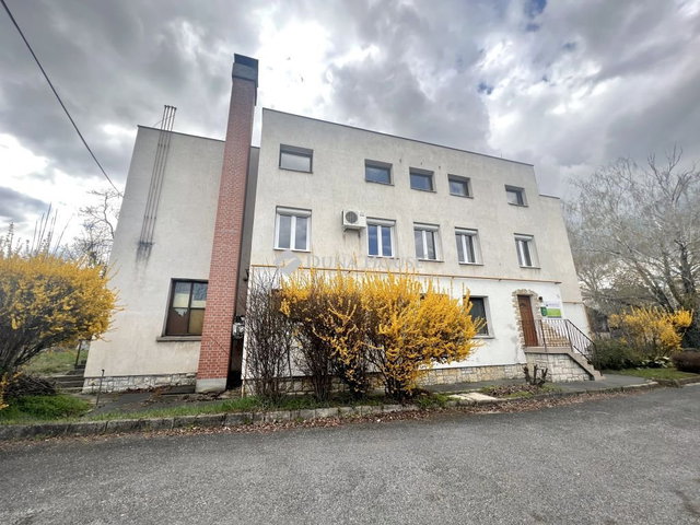 Eladó téglalakás, Veszprémben, Botev utcában 99 M Ft