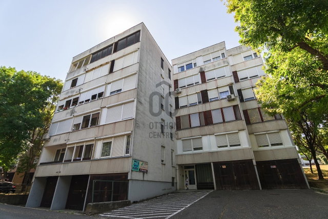 Eladó téglalakás, Szekszárdon, Május 1. utcában 32.5 M Ft