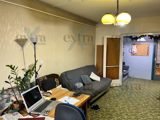 Eladó panellakás, Szegeden 48 M Ft, 3 szobás