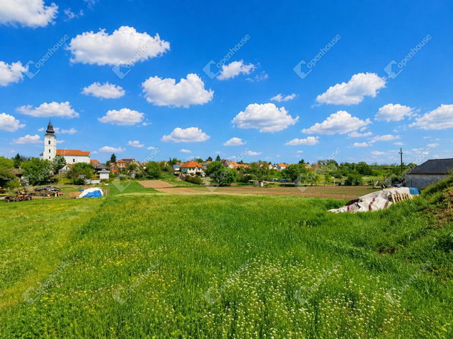 Eladó telek, Pázmándon 47 M Ft / költözzbe.hu