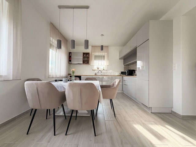 Eladó családi ház, Szombathelyen 85.5 M Ft, 4 szobás