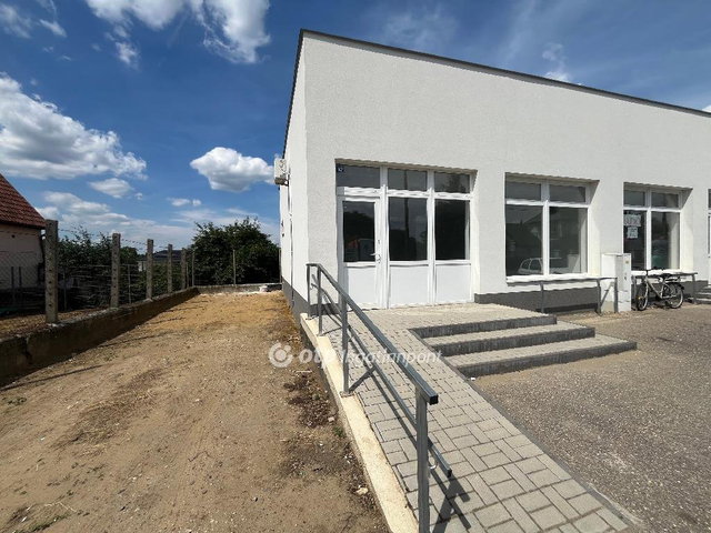 Kiadó üzlethelyiség, Nyíregyházán 200 E Ft / hó