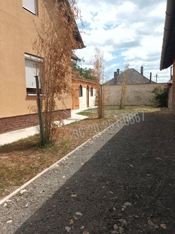 Kiadó családi ház, albérlet, Mohácson 350 E Ft / hó, 5 szobás