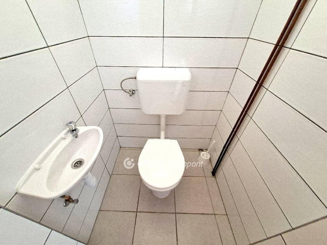 Eladó családi ház, Ercsiben 69.9 M Ft, 4 szobás