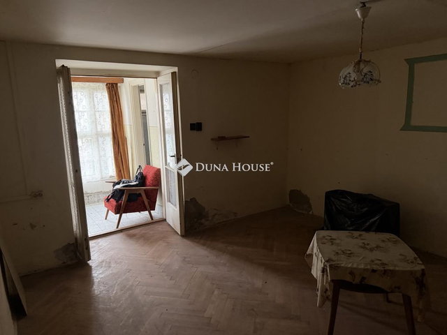 Eladó téglalakás, Szegeden, Felhő utcában 23 M Ft, 1 szobás