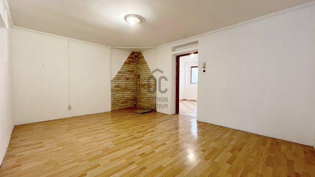Eladó sorház, Szekszárdon 19.5 M Ft, 2 szobás
