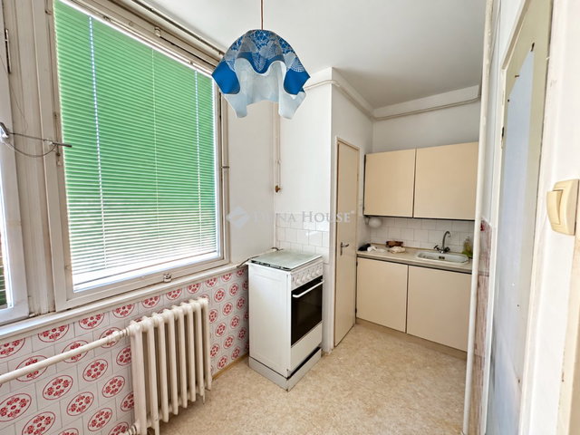 Eladó panellakás, Kecskeméten 41.5 M Ft, 2 szobás