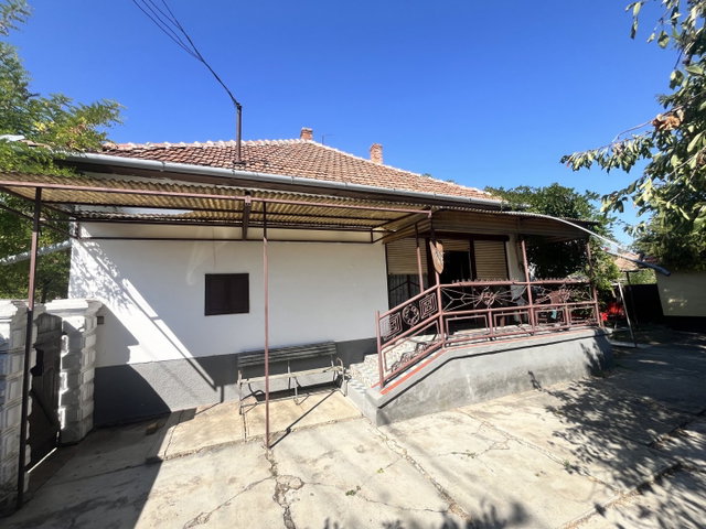 Eladó családi ház, Sarkadon, Zrínyi utcában 16.9 M Ft, 3 szobás