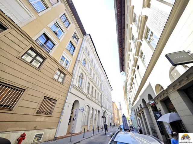 Eladó téglalakás, Budapesten, VI. kerületben 79.9 M Ft, 2 szobás