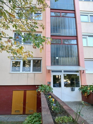 Kiadó panellakás, albérlet, Gödöllőn 160 E Ft / hó, 2 szobás