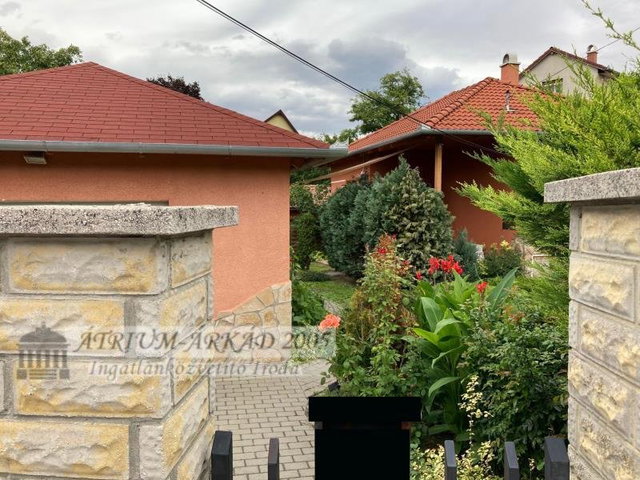 Eladó családi ház, Érden 134.9 M Ft, 4 szobás