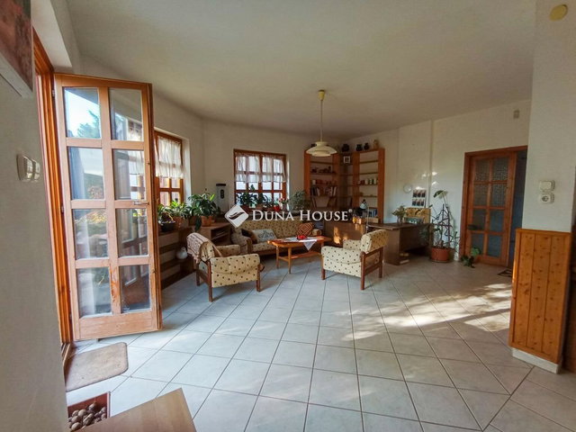 Eladó családi ház, Gödöllőn 163 M Ft, 6 szobás