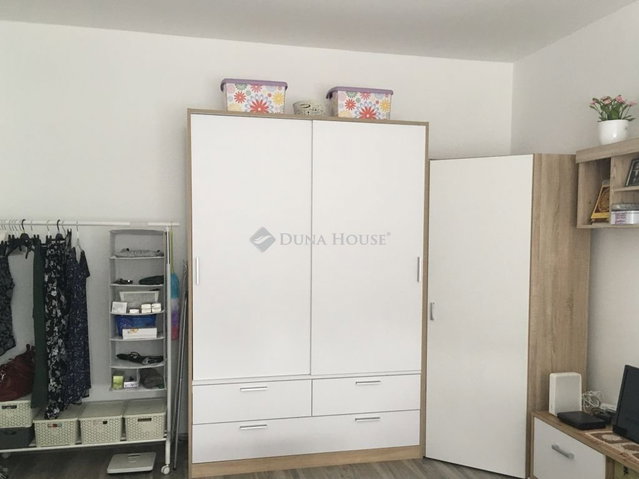 Eladó panellakás, Debrecenben 48.5 M Ft, 2 szobás