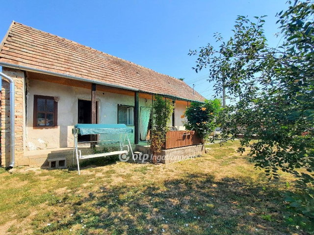 Eladó családi ház, Iregszemcsén 14.9 M Ft, 1 szobás