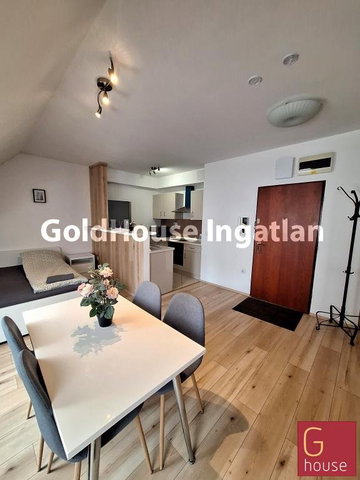Eladó téglalakás, Budapesten, VI. kerületben 82.9 M Ft, 2 szobás
