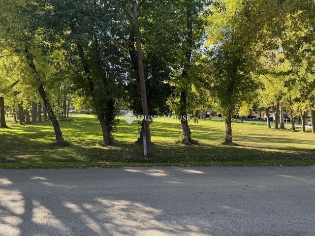 Eladó sorház, Tarjánon 11.5 M Ft, 1 szobás