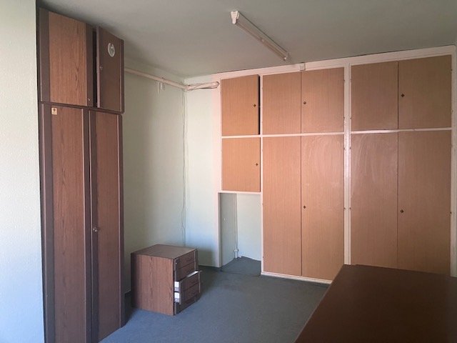 Eladó üzlethelyiség, Nyíregyházán 32.9 M Ft, 5 szobás