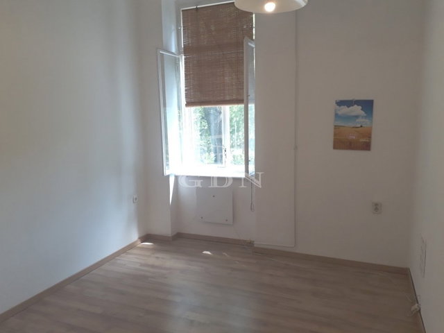 Kiadó iroda, Székesfehérvárott 52 E Ft / hó, 1 szobás
