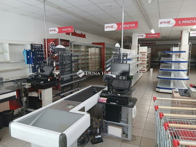 Kiadó üzlethelyiség, Debrecenben, Gyergyó utcában