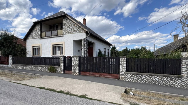 Eladó családi ház, Parasznyán 32.9 M Ft, 2+2 szobás
