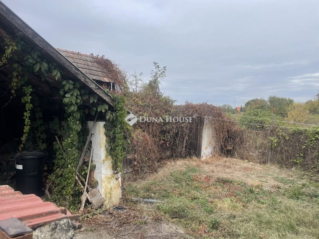 Eladó családi ház, Nagybaracskán 25 M Ft, 3 szobás
