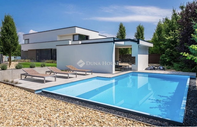 Eladó ikerház, Debrecenben, Károli Gáspár utcában 329.9 M Ft