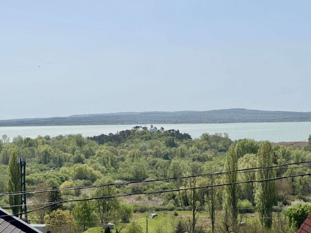 Eladó családi ház, Vonyarcvashegyen 104.9 M Ft, 4+2 szobás