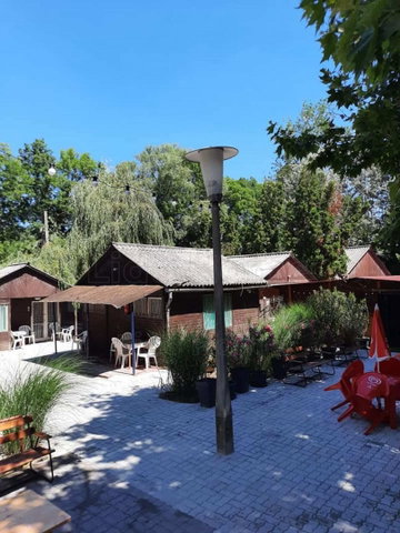 Eladó hotel, Balatonszárszón 299 M Ft, 15 szobás