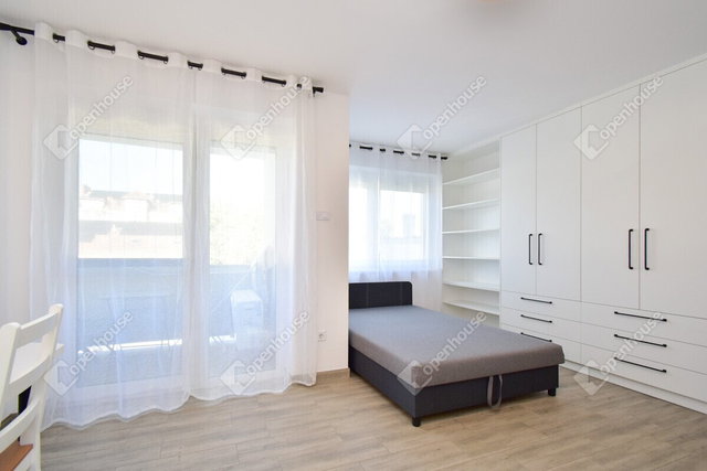 Kiadó téglalakás, albérlet, Szegeden 230 E Ft / hó, 1 szobás