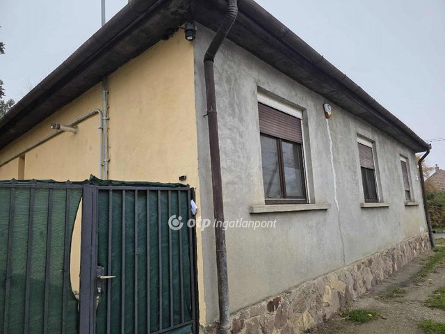 Eladó családi ház, Veresegyházon 128 M Ft, 6 szobás