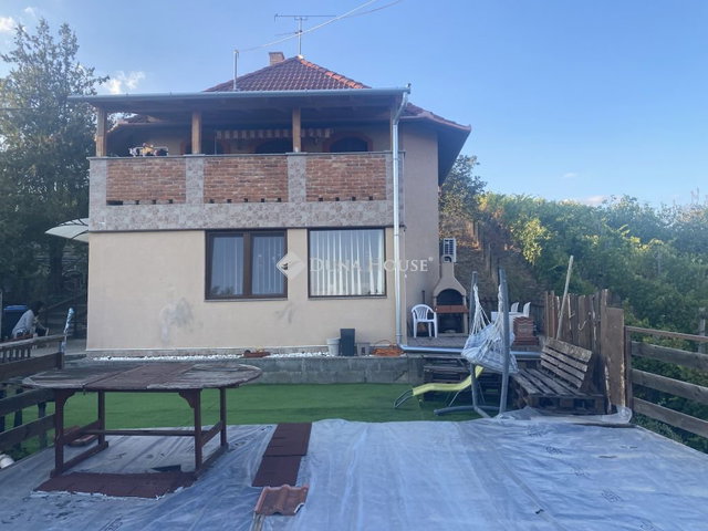 Eladó családi ház, Báron 64.99 M Ft, 3 szobás