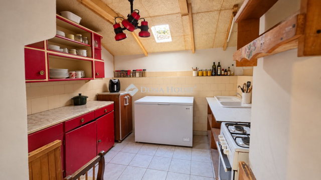 Eladó családi ház, Úrin 35 M Ft, 1 szobás