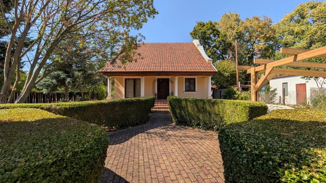 Kiadó családi ház, albérlet, Balatonakarattyán 400 E Ft / hó