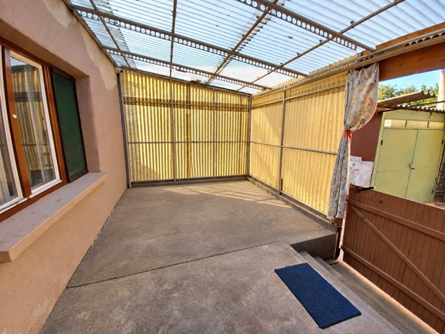 Eladó családi ház, Ácson 35.9 M Ft, 3+1 szobás