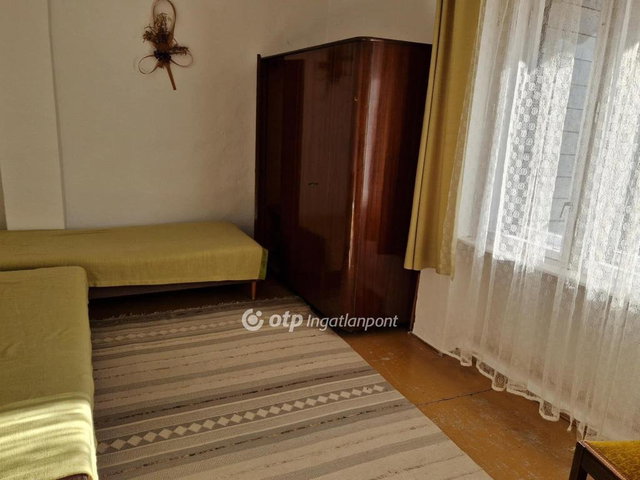 Eladó családi ház, Esztergomban 45 M Ft, 3+2 szobás